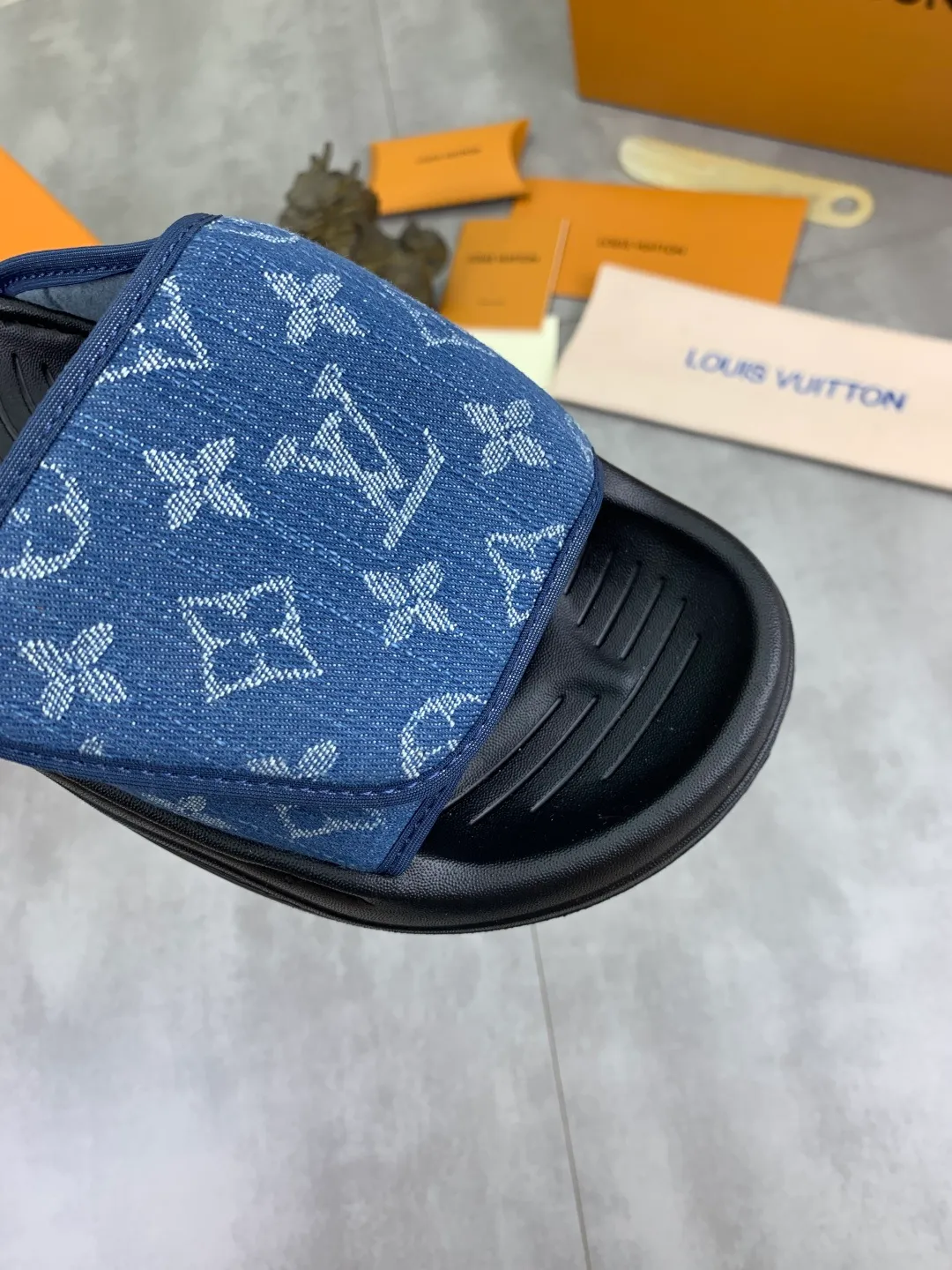 Men's shoes 💰P320💰【New style】🆘 Original quality 【LOUIS VUITTON】The popular Louis Vuitton LV men's slippers on the official website are on sale simultaneously! Original fabric imported from Italy. Original bottom provided by the original factory. Number of yards: 38-44 (customized to 45). Multiple colors to choose from. Fully packaged drawer box.